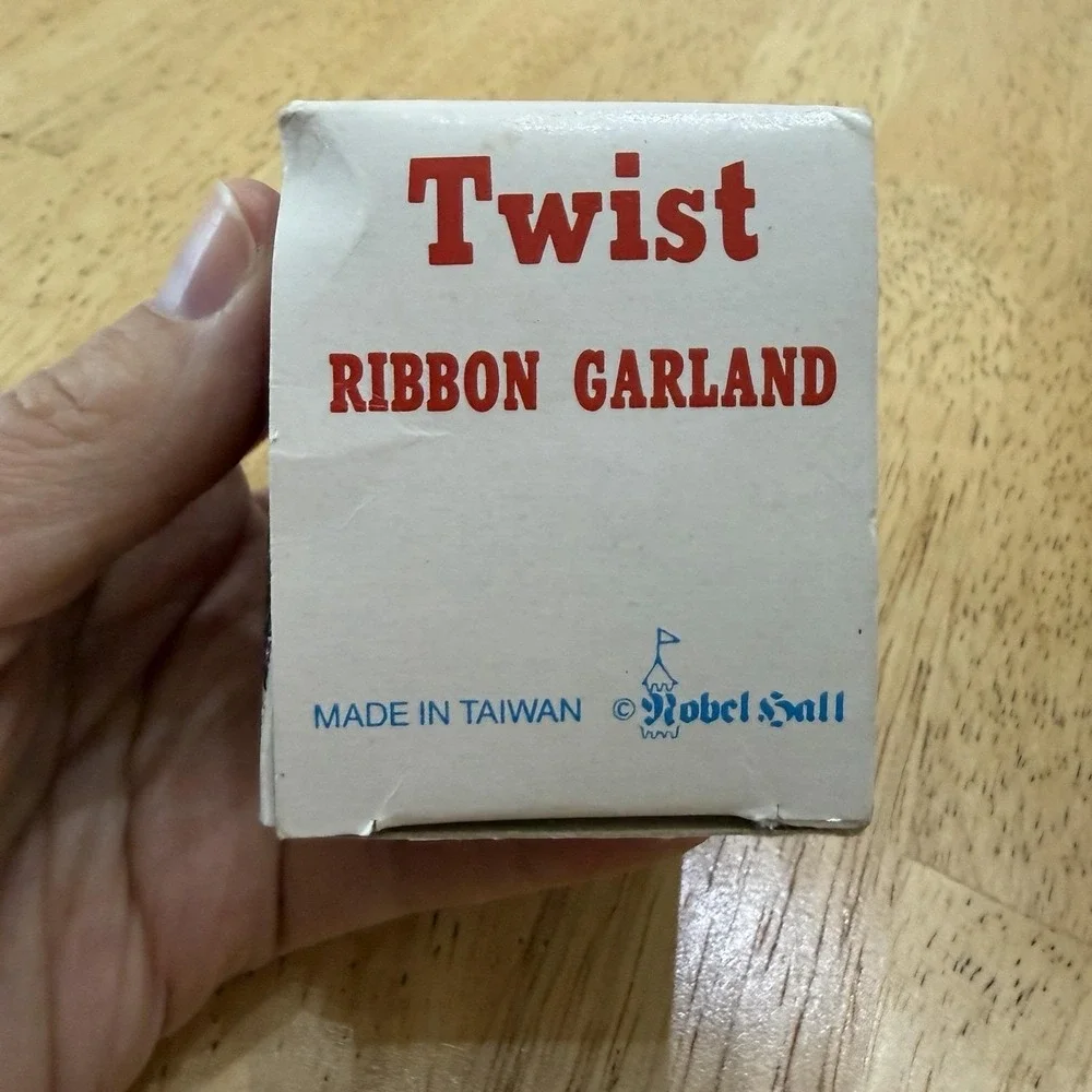 1970s Twist Ribbon Garland Gold Metallic Christmas‎ Decor Robel Hall Unused NOS